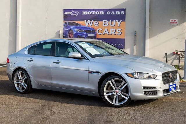 2017 Jaguar XE 35t Premium AWD photo