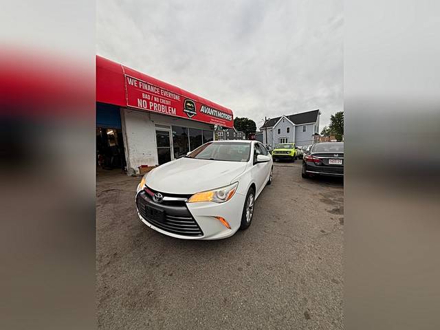 2017 Toyota Camry LE FWD photo