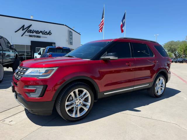 2017 Ford Explorer XLT 4WD photo