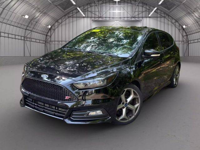 2017 Ford Focus ST FWD photo