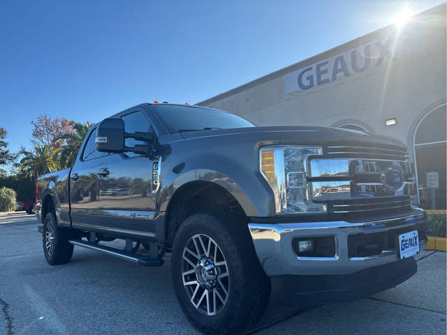 2017 Ford F-250 Super Duty Lariat 4WD photo