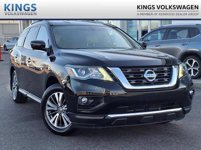 2017 Nissan Pathfinder SL FWD photo