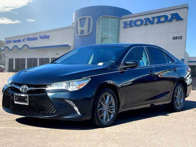 2015 Toyota Camry SE FWD photo