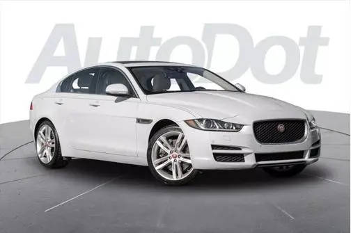 2017 Jaguar XE 35t Prestige AWD photo