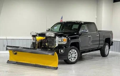2017 GMC Sierra 2500HD Denali 4WD photo