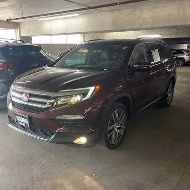 2017 Honda Pilot Touring AWD photo