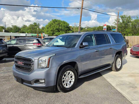 2016 GMC Yukon XL SLT RWD photo