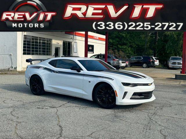 2017 Chevrolet Camaro 1LT RWD photo