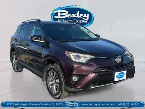 2017 Toyota RAV4 XLE AWD photo