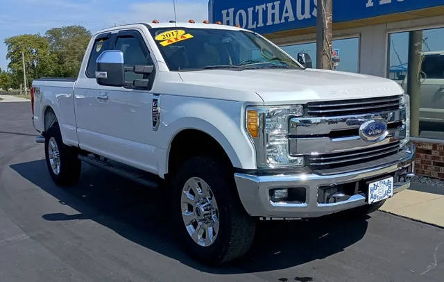 2017 Ford F-250 Super Duty Lariat 4WD photo