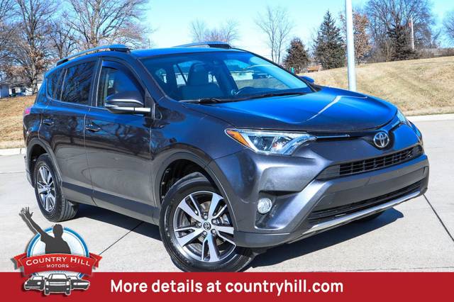 2017 Toyota RAV4 XLE AWD photo