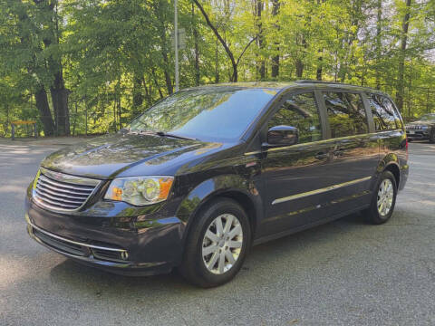 2016 Chrysler Town and Country Touring FWD photo