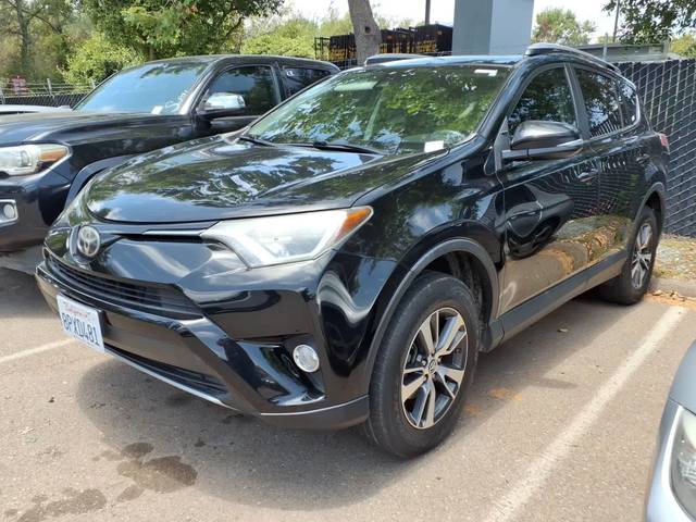 2017 Toyota RAV4 XLE FWD photo