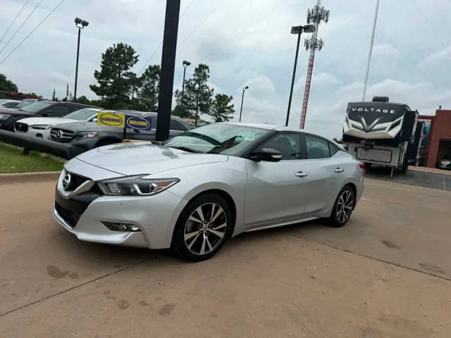 2017 Nissan Maxima SV FWD photo