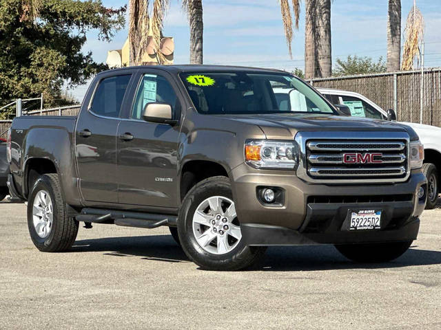 2017 GMC Canyon 4WD SLE 4WD photo