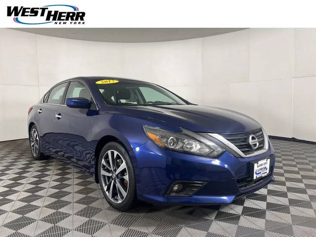 2017 Nissan Altima 2.5 SR FWD photo