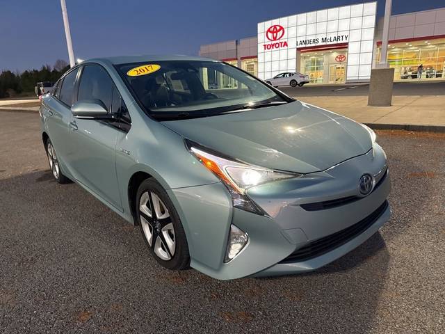 2017 Toyota Prius Three Touring FWD photo