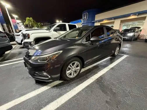 2017 Chevrolet Cruze LT FWD photo
