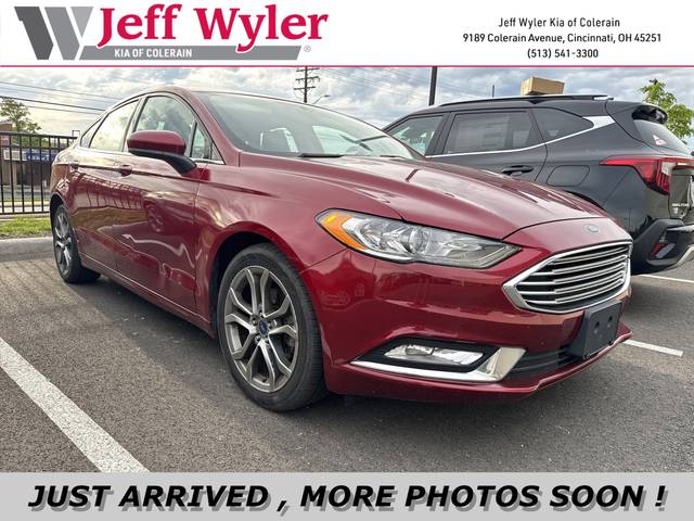 2017 Ford Fusion SE FWD photo