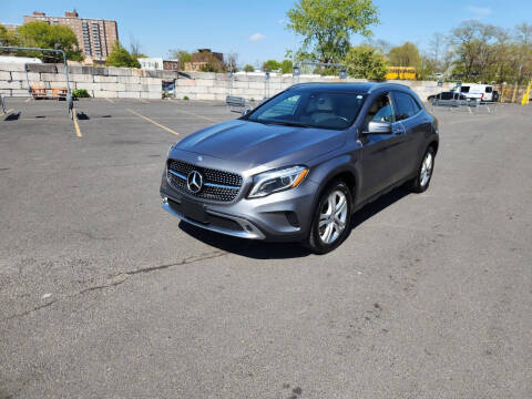 2017 Mercedes-Benz GLA-Class GLA 250 AWD photo