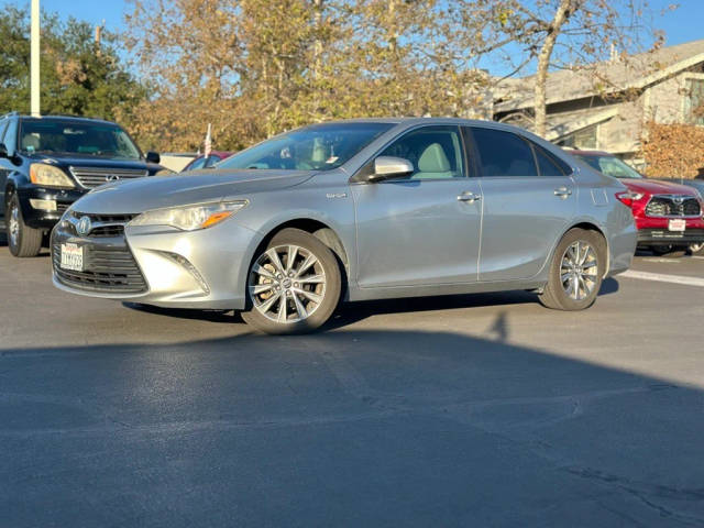 2017 Toyota Camry Hybrid XLE FWD photo