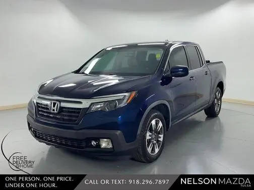 2017 Honda Ridgeline RTL-T FWD photo