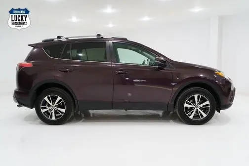 2017 Toyota RAV4 XLE FWD photo