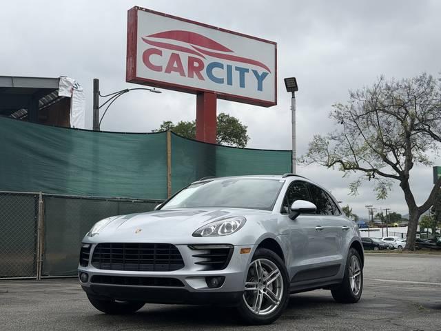2017 Porsche Macan S AWD photo