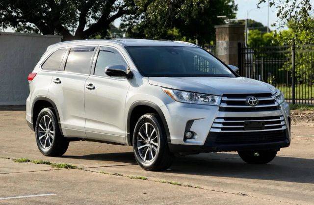 2017 Toyota Highlander XLE FWD photo