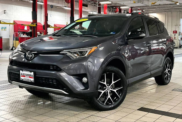 2017 Toyota RAV4 SE AWD photo
