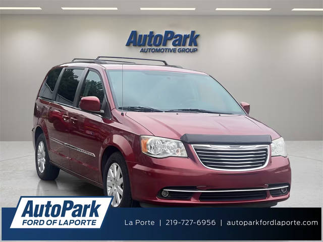 2016 Chrysler Town and Country Touring FWD photo