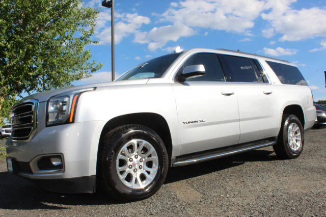 2017 GMC Yukon XL SLT 4WD photo