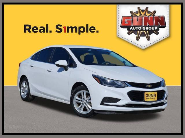 2017 Chevrolet Cruze LT FWD photo