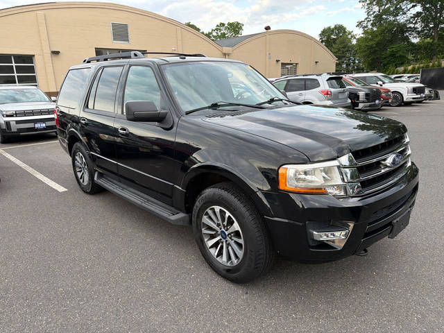 2017 Ford Expedition XLT 4WD photo