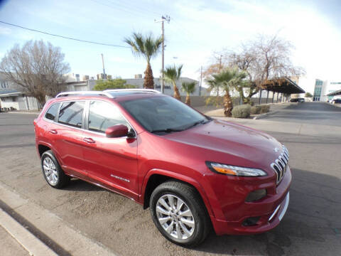 2017 Jeep Cherokee Overland 4WD photo