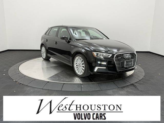 2017 Audi A3 e-tron Premium FWD photo