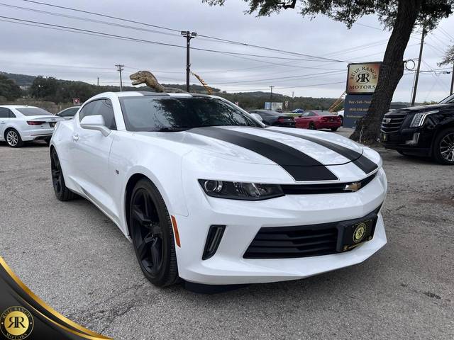 2017 Chevrolet Camaro 2LT RWD photo