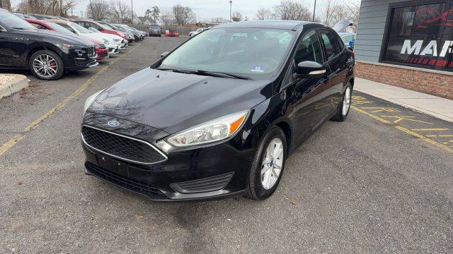 2017 Ford Focus SE FWD photo