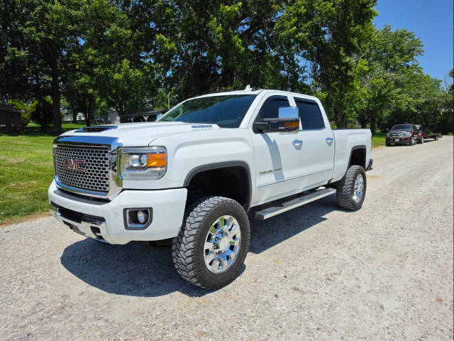 2017 GMC Sierra 2500HD Denali 4WD photo