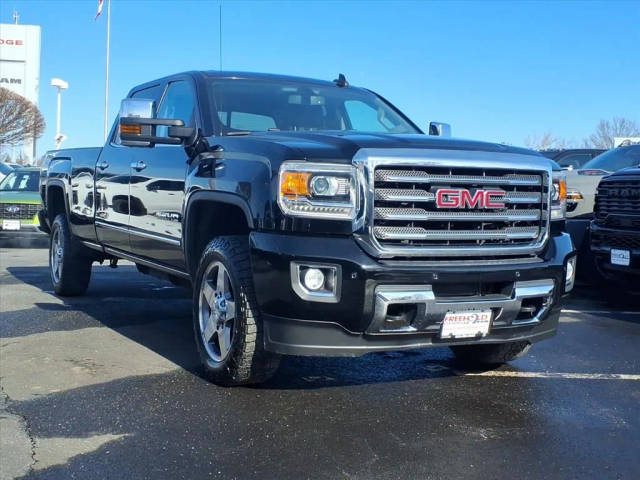 2017 GMC Sierra 2500HD SLT 4WD photo