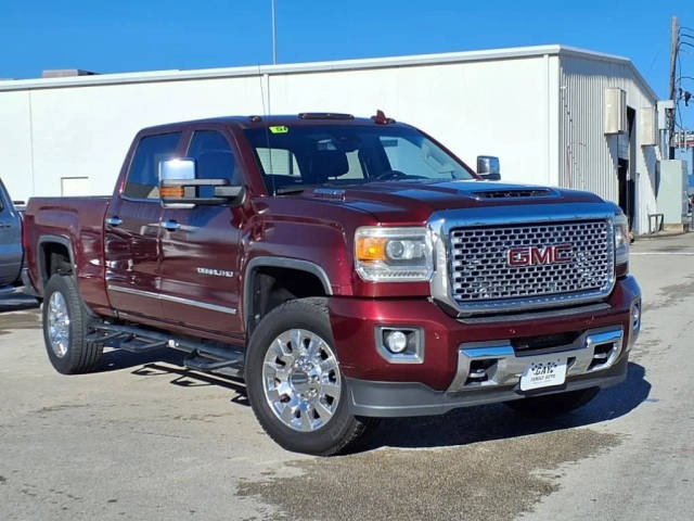 2017 GMC Sierra 2500HD Denali 4WD photo