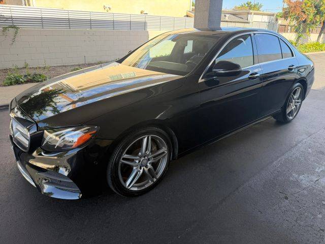 2017 Mercedes-Benz E-Class E 300 Sport RWD photo