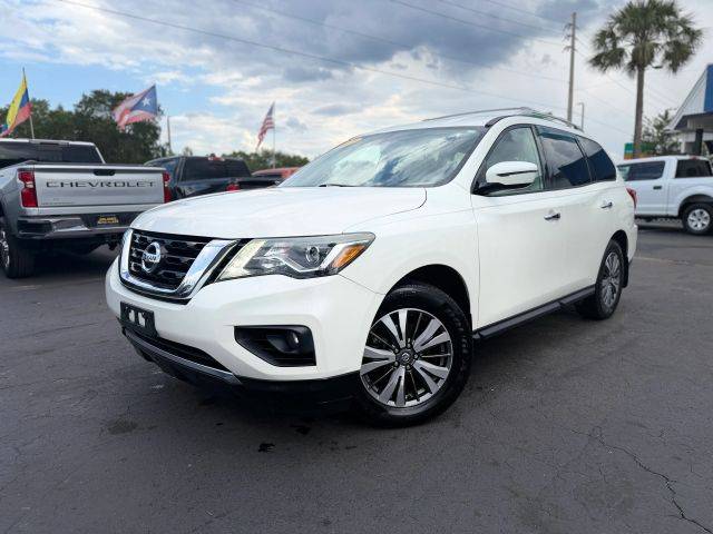 2017 Nissan Pathfinder SV FWD photo