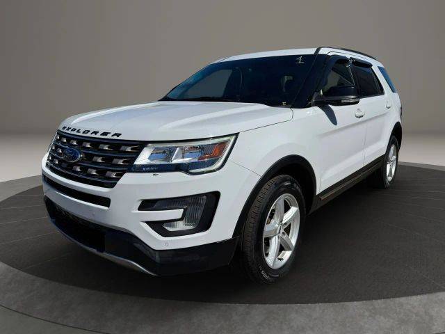 2017 Ford Explorer XLT 4WD photo
