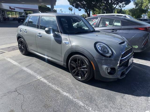 2017 MINI Hardtop 4 Door Cooper S FWD photo