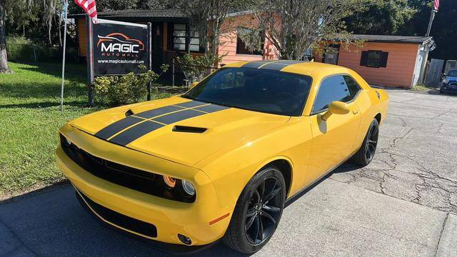 2017 Dodge Challenger SXT RWD photo