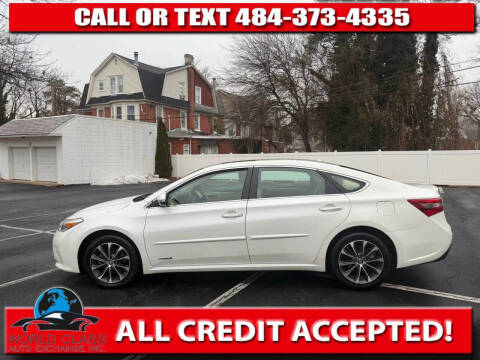 2017 Toyota Avalon Hybrid XLE Plus FWD photo