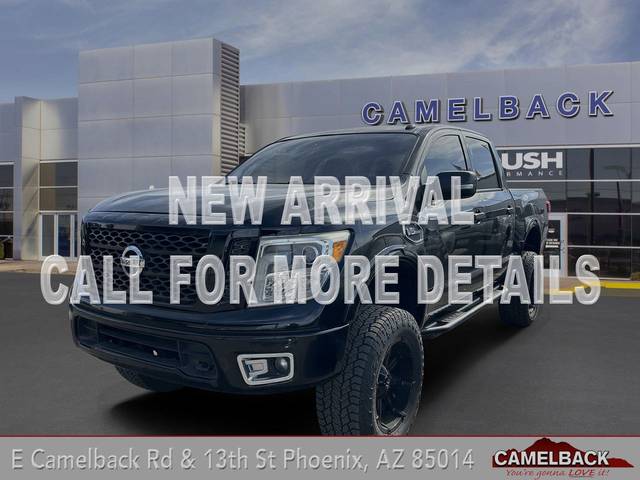 2017 Nissan Titan PRO-4X 4WD photo