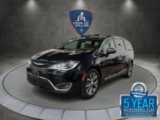 2017 Chrysler Pacifica Minivan Limited FWD photo