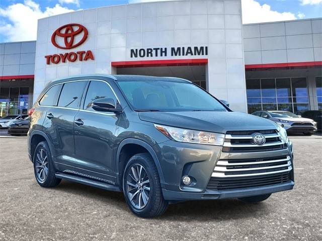 2017 Toyota Highlander XLE FWD photo